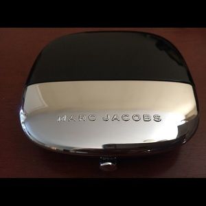 Marc Jacobs Instant Blurring Finishing Powder